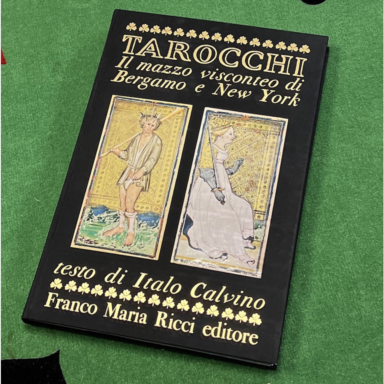 Tarocchi. Il mazzo visconteo di Bergamo e di New York. Analisi di Sergio Samek Ludovici. Testo di Italo Calvino.Parma, Franco Maria Ricci Editore, 1969.